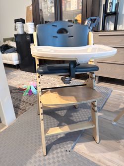 Abiie high chair