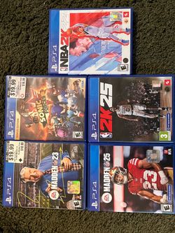 PS4 + Games + 2 controllers