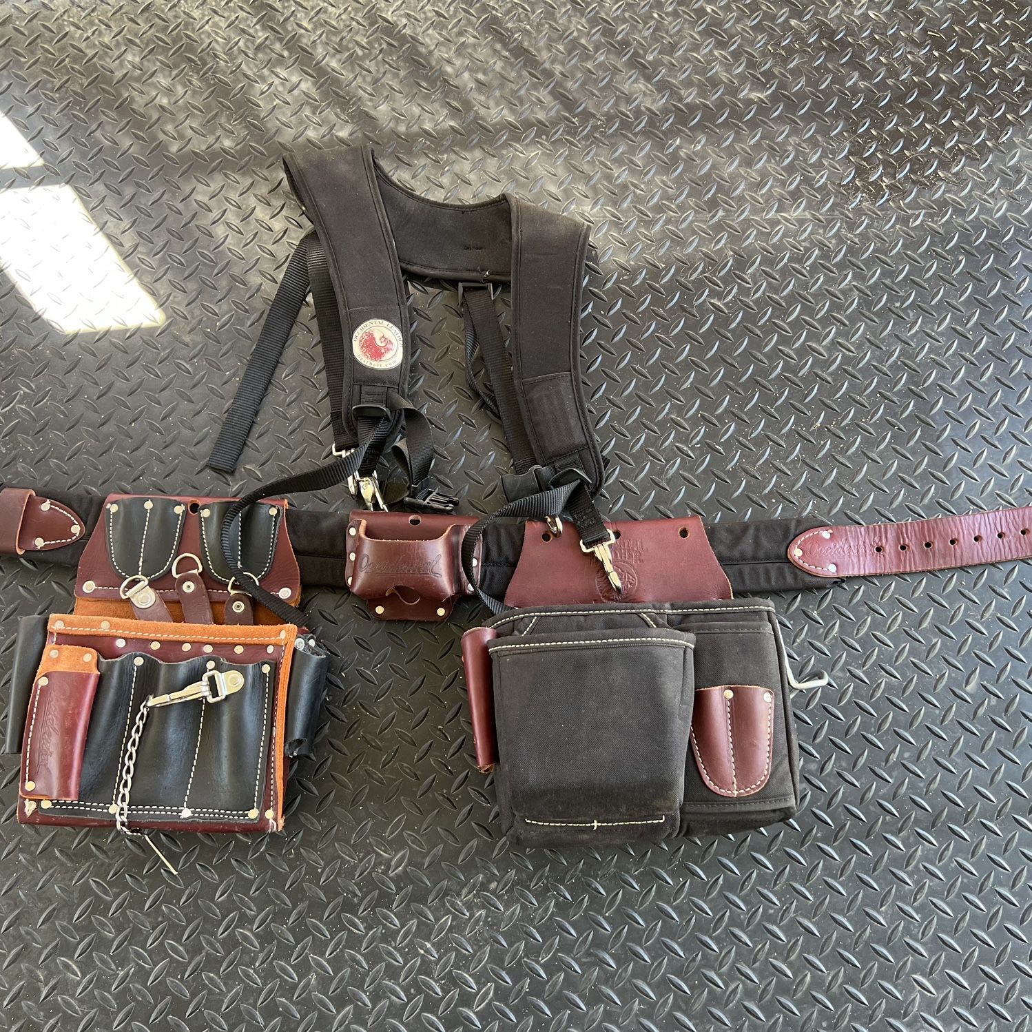 Occidental Leather Electricians Tool Belt W/ Suspender for Sale in Hanford,  CA OfferUp