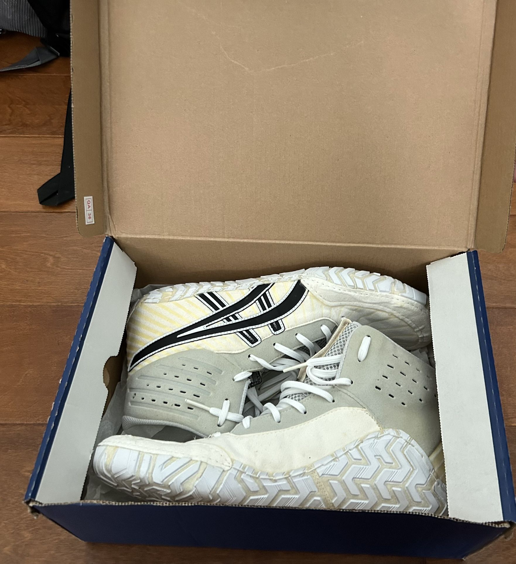 ASICS AGGRESSOR - Main Image