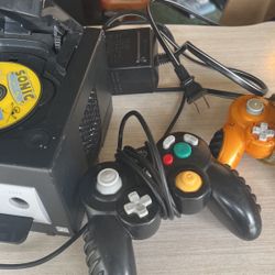 GameCube W 2 Controllers And One Game
