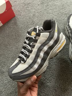 Nike air max Youth 5.5 and a size 7 in women’s