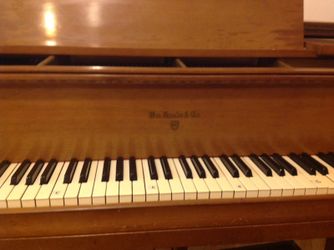 Knabe baby grand piano