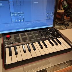 Akai MPK mini professional MIDI keyboard