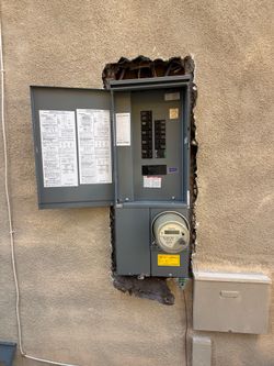NEW 200 AMP SQUARE D PANEL