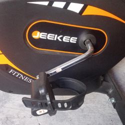 JEEKEE Recumbent Exercise Bike for Adults Seniors - Indoor Magnetic Cycling Fitness Equipment for Home Workout .  
