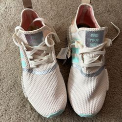 The Mandalorian & Grogu ‘Find Your Way’ Adidas Shoes Size W10