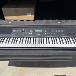Yamaha Keyboard w/Stand
