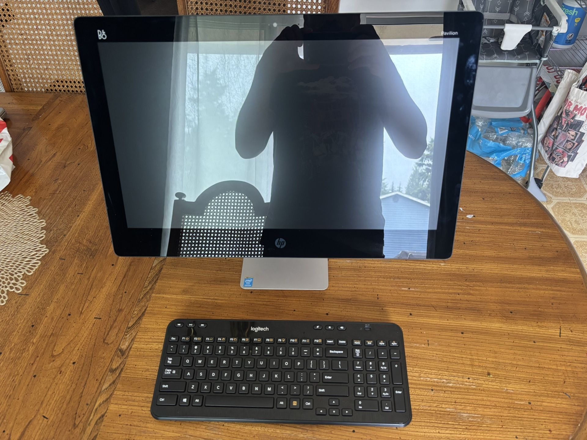 HP Pavilion 22-a113w All In One Desktop