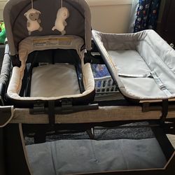 Pack and play/bassinet/changing table