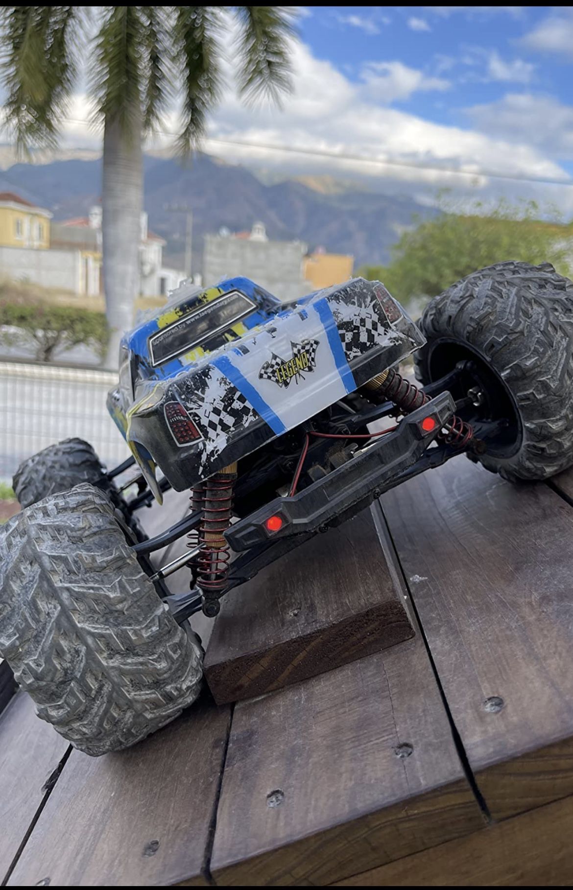 Brand new N Sealed Very Big LAEGENDARY 1:10 Scale 4x4 Off-Road RC Truck - Hobby Grade Brushed Motor Truck