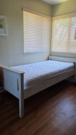 Individual Bed w/mattress