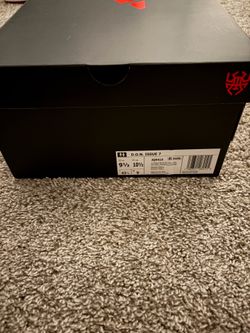 Basketball shoes