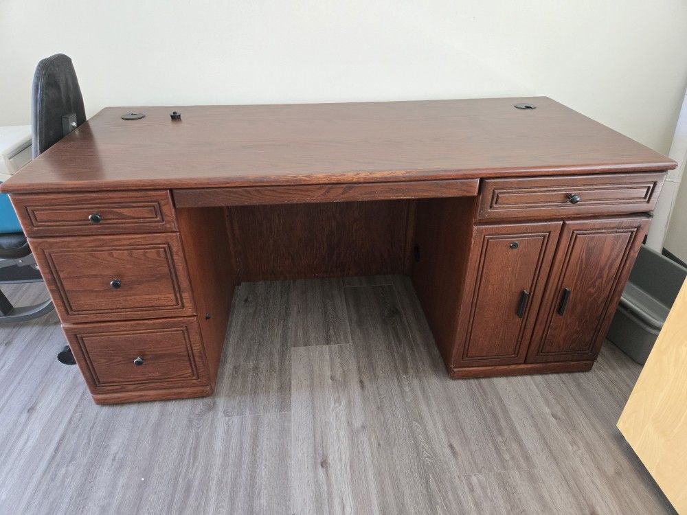 Desk And Chair