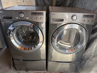 LG Front-Load Washer and Dryer Set electric  / 4.0&7.4 cuft