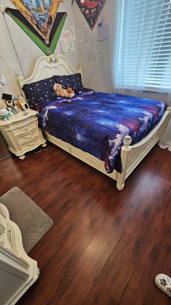 Disney Bedroom Set - Full Size