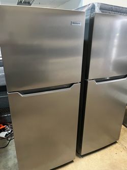 Brand new Frigidaire fridge $299.open box never used