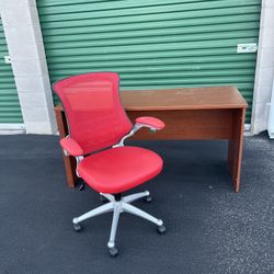 NICE DESK & CHAIR SET