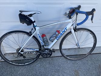 Bikes Giant Defy Advanced 2011 2011 Giant Defy Advanced High-Performance  Road Bike For Sale In