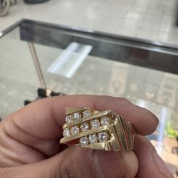 14Kyg Men’s Ring w/ 11-12Pt Diamonds (Approximately 13.02 Grams) 