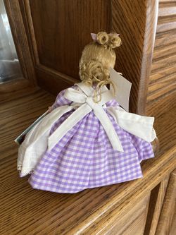 Little women, Madame Alexander with the box