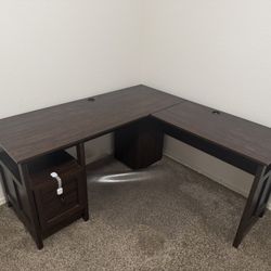 L-Shaped Office Table