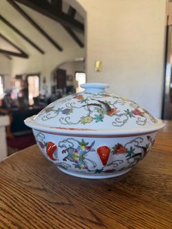 Vintage Chinese Serving Bowl with Lid- Large Butterfly Gourd- Zhongguo Jingdezhen