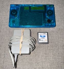CLEAR BLUE NINTENDO DSI DS HANDHELD CONSOLE WITH VIDEO GAME & CHARGER