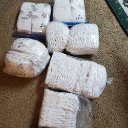 Diapers # 4, Size 4.  Kirkland Brand. 150 Total Diapers.       126 Diapers Size 4 And 24 Diapers Size 5.