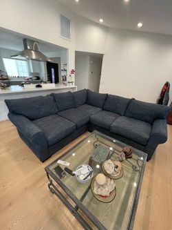 Living spaces sectional couch