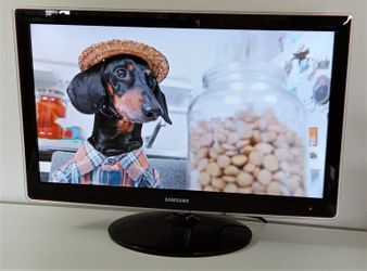 Samsung SyncMaster P2770HD 27" Widescreen LCD TV Monitor.  