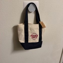 New Trader Joe’s Tote Bag With Tag