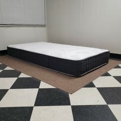 Twin size mattress - can DELIVER almost anywhere for $20 extra - gently used and in very good condition 😍