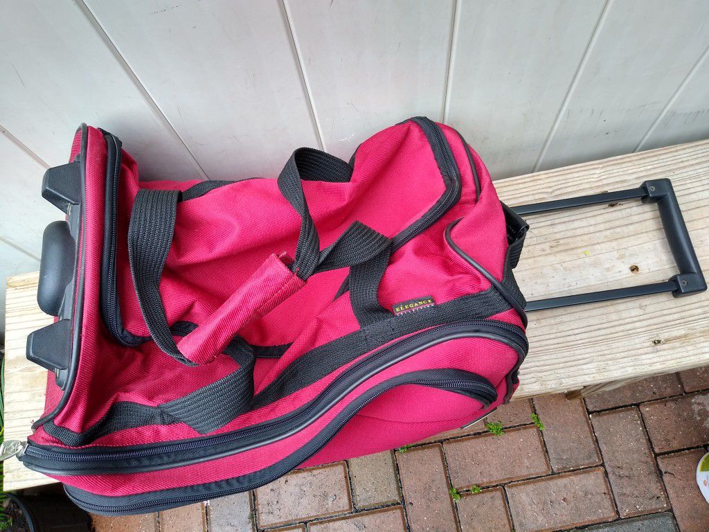 Bag with wheels ... in good condition all perfect closures