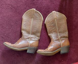 COWBOY BOOTS