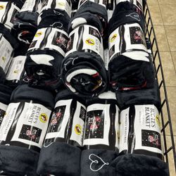 Bucees Valentines Blanket