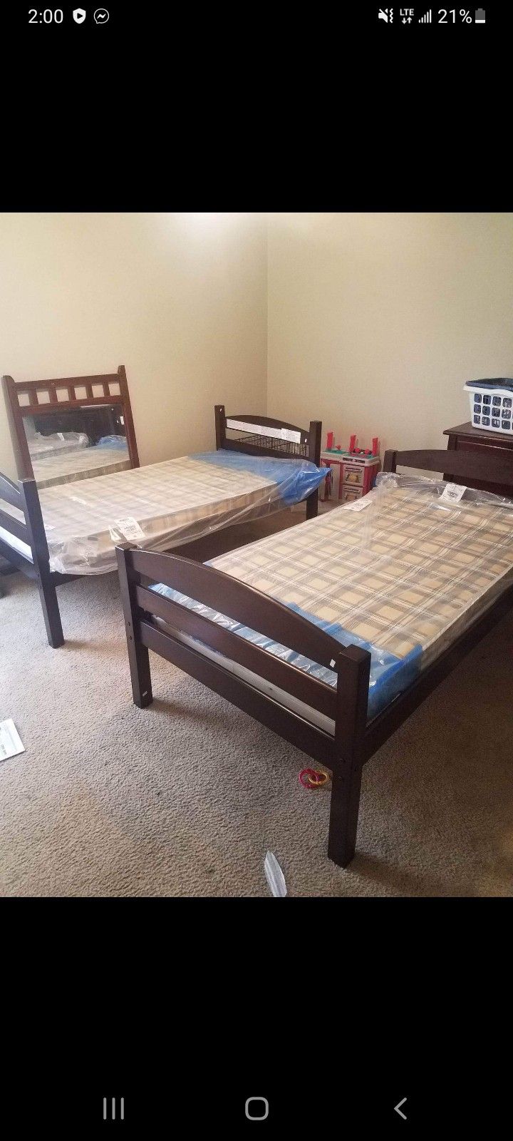 2 Twin Size Bed And Frams