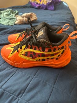 Boys shoes