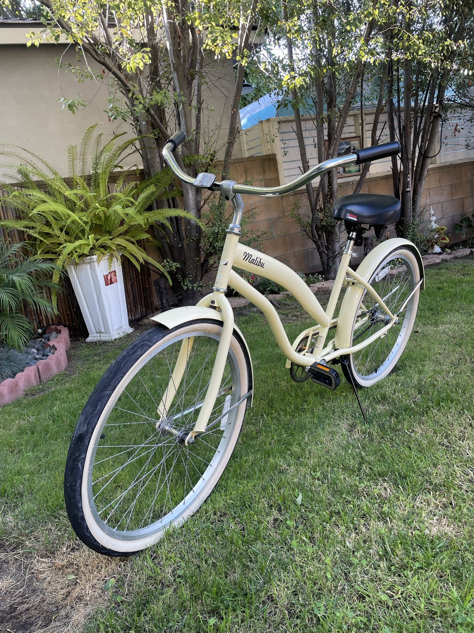 Malibu Yellow Beach Cruiser Bike