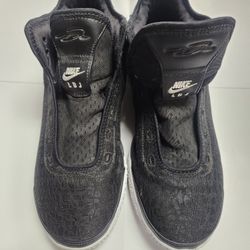 Nike Zoom LeBron NXXT Gen
Black White Medium Soft Pink