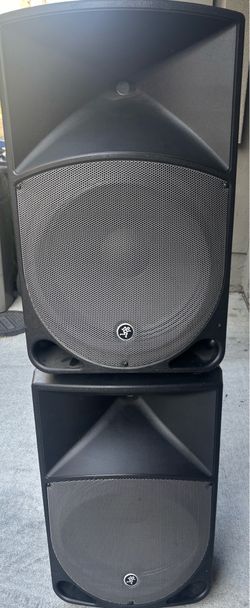 Two Mackie THUMP 15A Powered Speaker