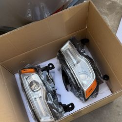 Headlights For Cheroke 2014-2016