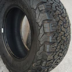 Tengo Una Llanta Usada Todo Terreno Bfgoodrich All Terra 33x12.50 17in