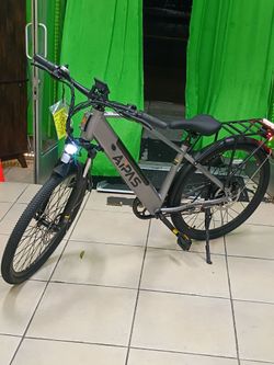 AiPas C2 Express ELECTRIC BIKE MOTOR 750W-28MPH-RANGE 68MILES
Aipas C2 Xpress Electric Bike, featuring a sleek silver frame, front suspension, and a r