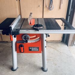 Black & Decker 10-inch table saw