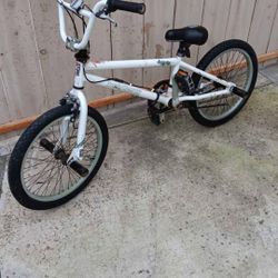 Tony Hawk Bicycle BMX Huckjam Series Freestyle.