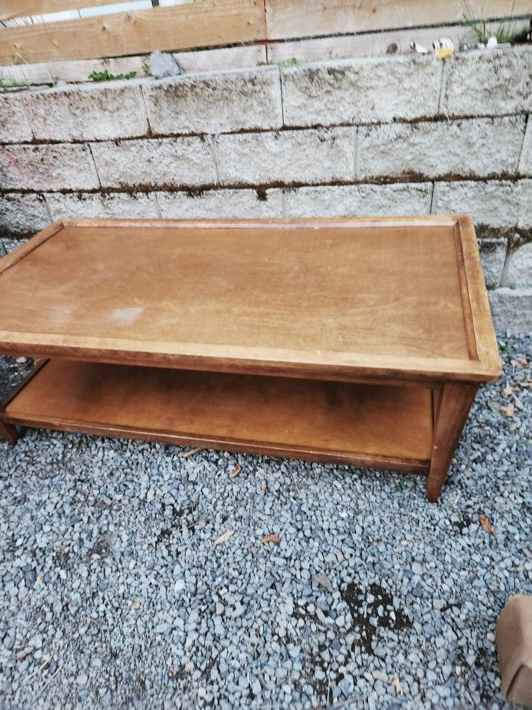 50s '60s vintage mid-century modern MCM wood coffee table medium brown good condition
This is a nice coffee table with good lines and nice design