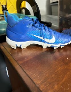 Football cleats