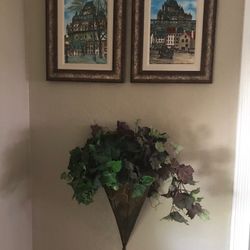 HOME DECOR 22” Long Bronze Metal Wall Mounted Basket With Artificial Ivy
