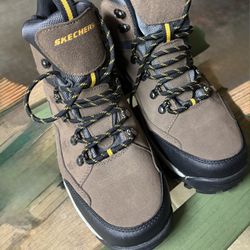MENS SKETCHERS HIKING BOOTS 91/2  Brown RELAXED FIT AIR COOLED NEW 